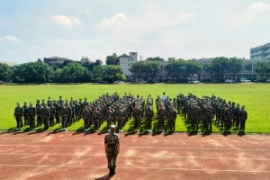 高中“第一課” 軍訓(xùn)燃熱血——金華市方格外國語學(xué)校2021級高一新生軍訓(xùn)開營